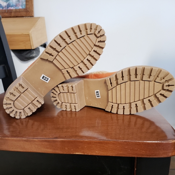 Fall boot - Picture 2 of 4